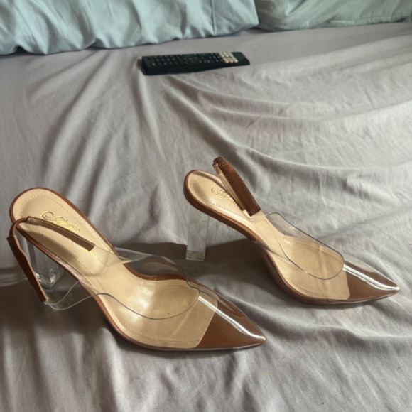 Heels - Picture 3 of 3